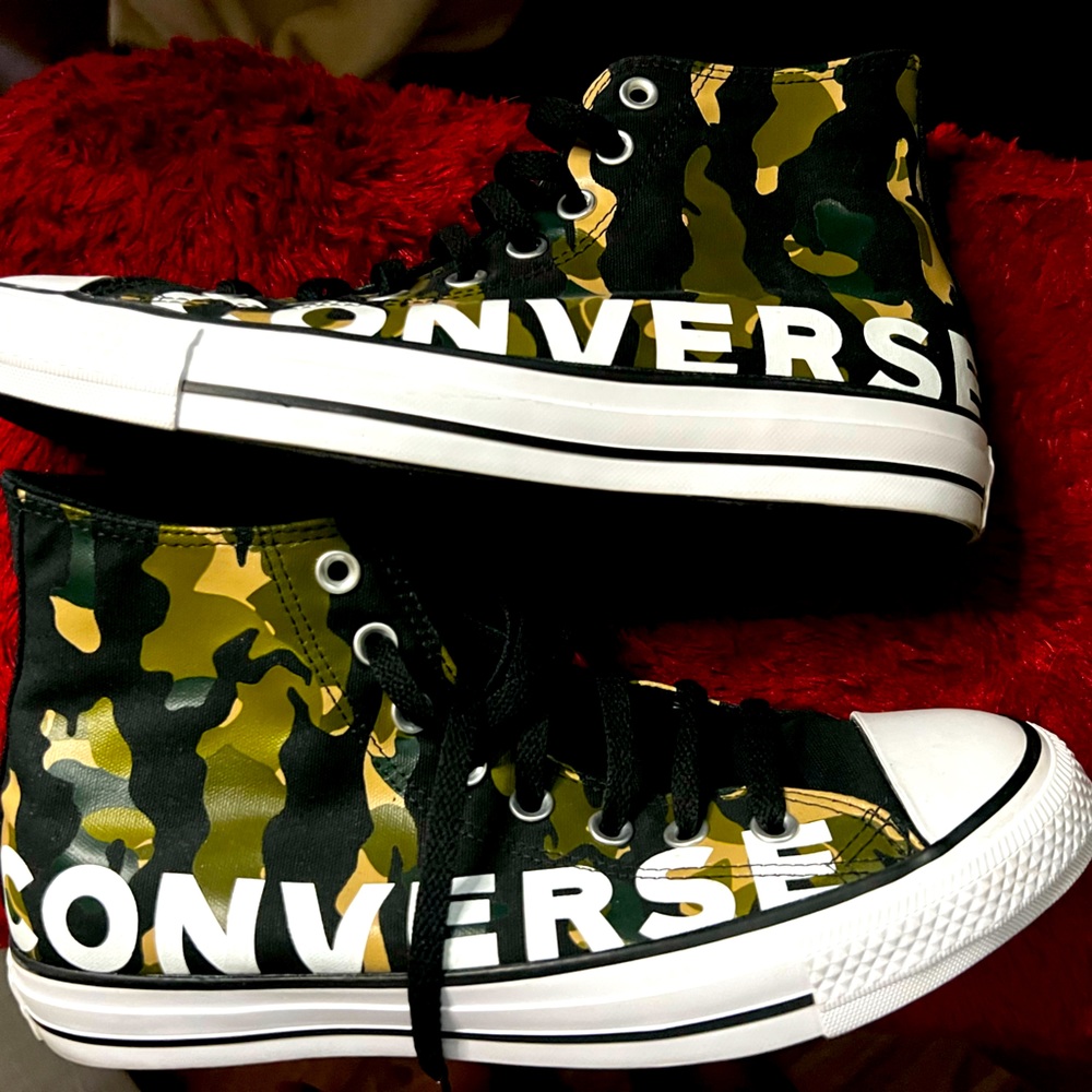 Men’s camo print Chuck Taylor